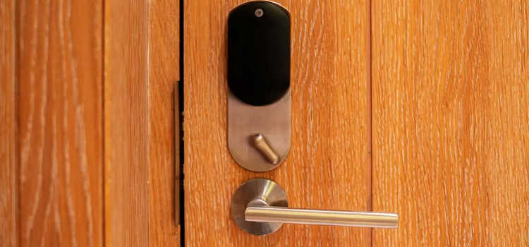 Automatic Locking Door Knob Maywood